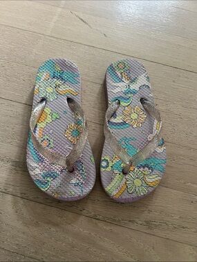 Girls' Floral Glitter Strap Flip Flops - Lavender